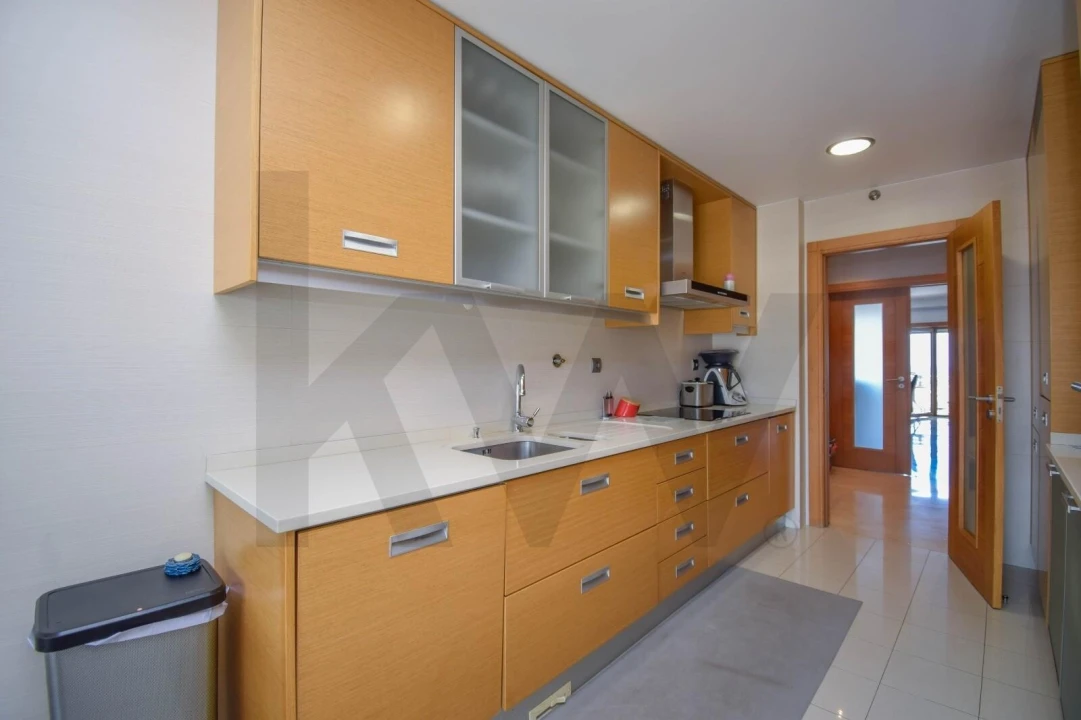 Apartamento T3 para Arrendamento em Alcabideche Foto 24