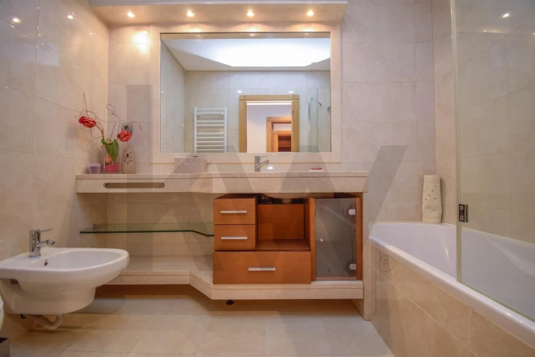 Apartamento T3 para Arrendamento em Alcabideche Foto 5