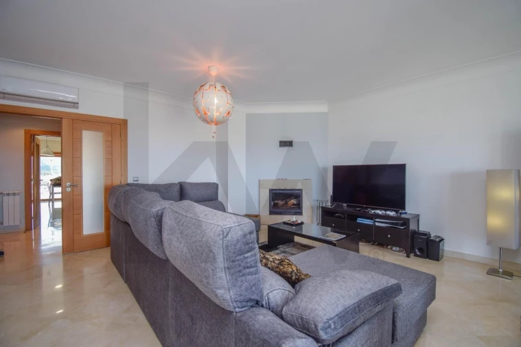 Apartamento T3 para Arrendamento em Alcabideche Foto 7