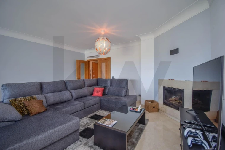 Apartamento T3 para Arrendamento em Alcabideche Foto 8