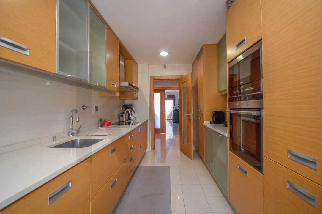 Apartamento T3 para Arrendamento em Alcabideche Foto 25