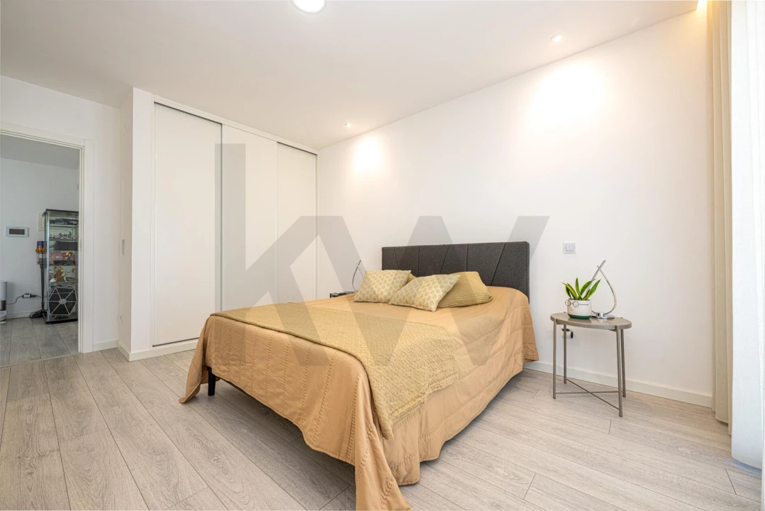 Moradia T3 para Arrendamento em Sarilhos Grandes Foto 17