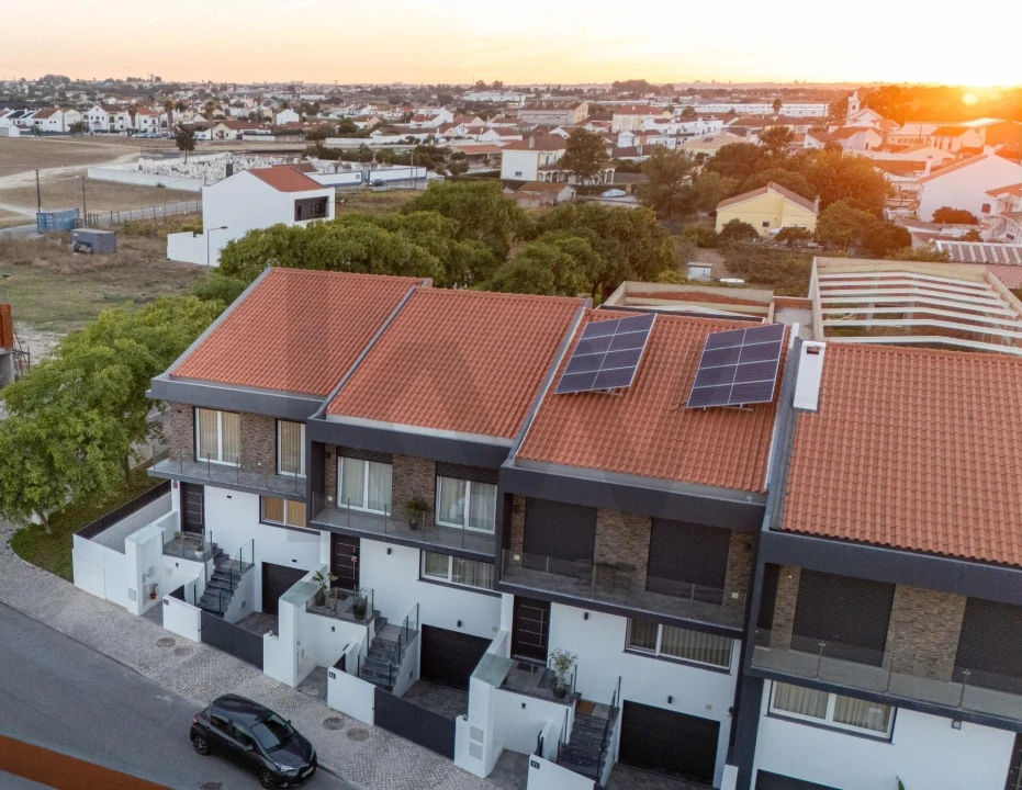 Moradia T3 para Arrendamento em Sarilhos Grandes Foto 40