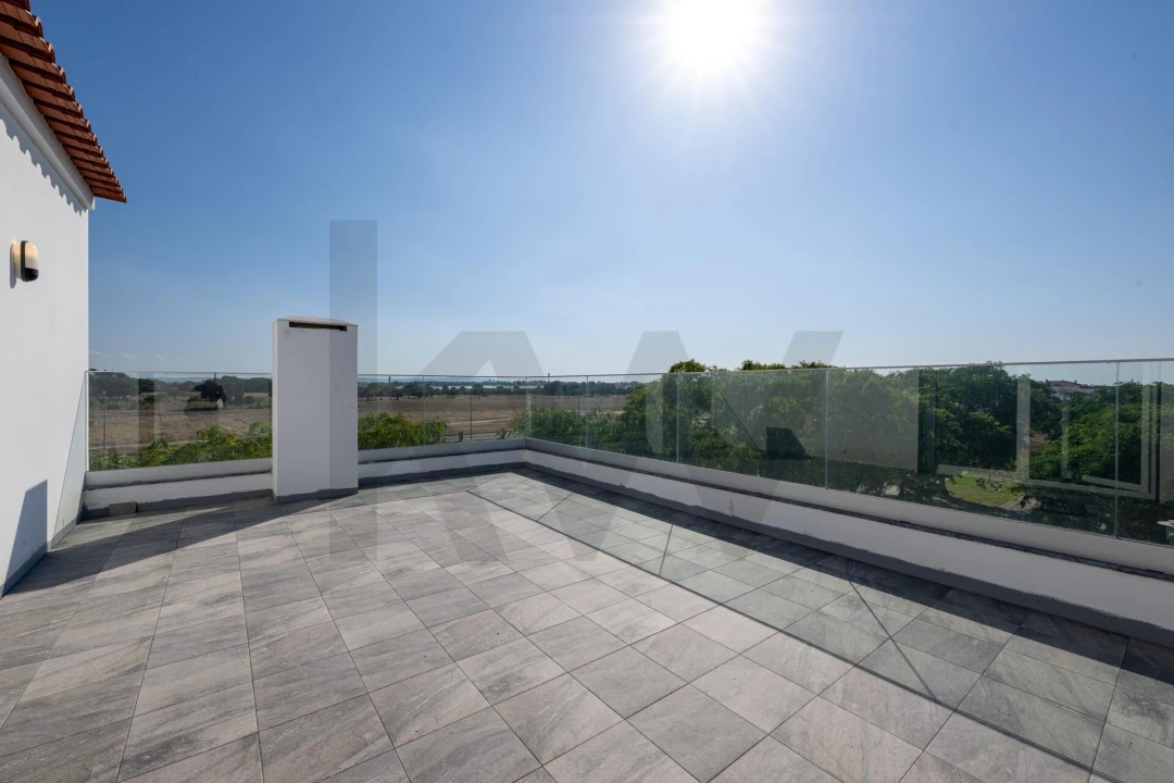 Moradia T3 para Arrendamento em Sarilhos Grandes Foto 25