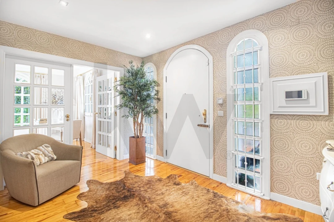 Moradia T4 para Venda em Santo Antonio da Charneca Foto 1