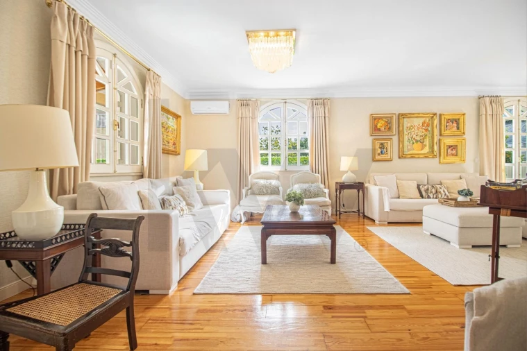 Moradia T4 para Venda em Santo Antonio da Charneca Foto 10