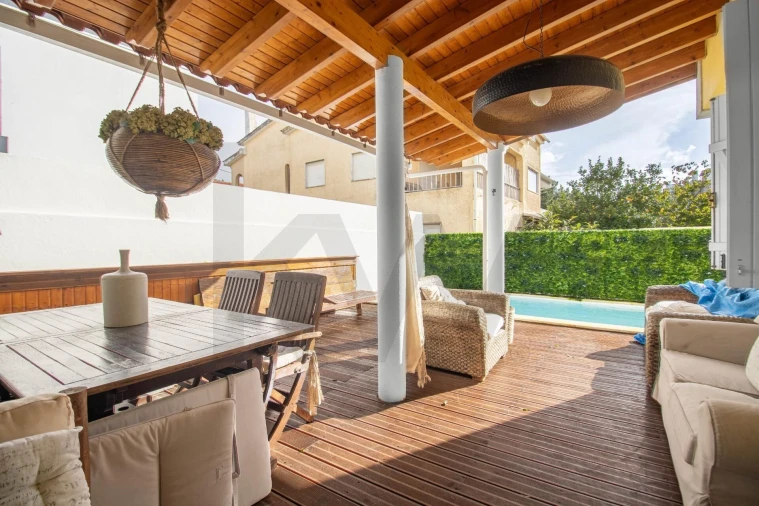 Moradia T4 para Venda em Santo Antonio da Charneca Foto 39