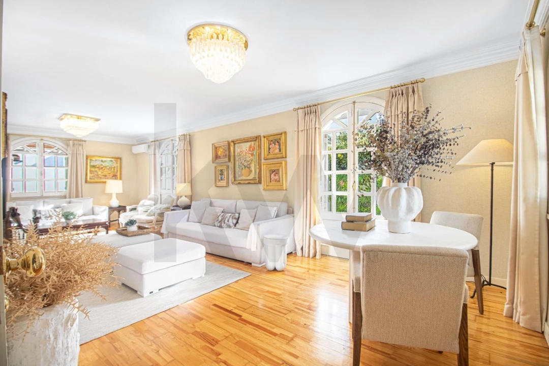 Moradia T4 para Venda em Santo Antonio da Charneca Foto 6