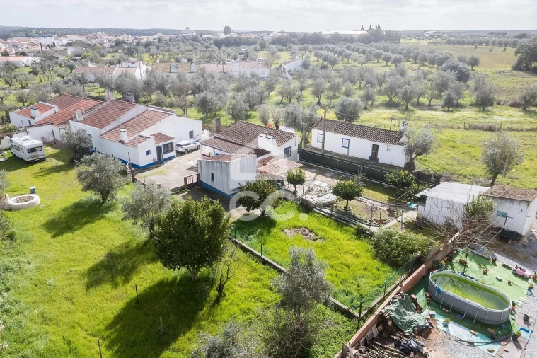 Moradia T2 para Venda em São Miguel de Machede Foto 40