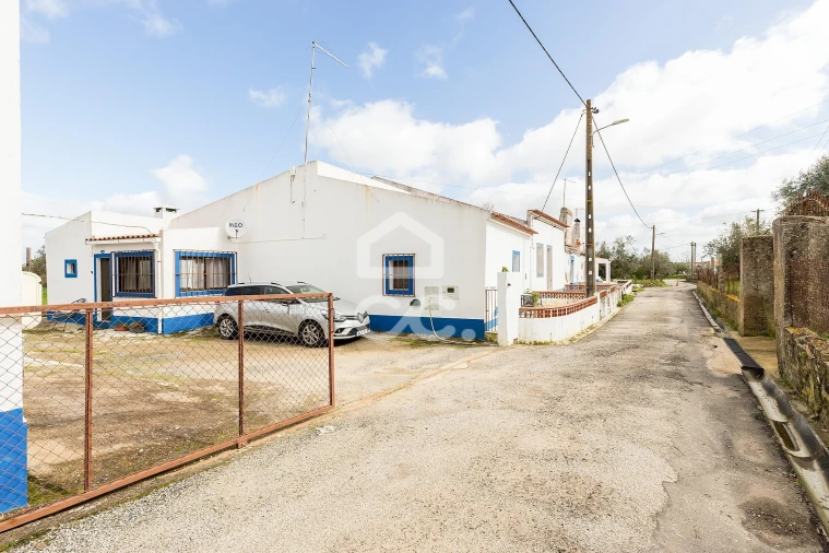 Moradia T2 para Venda em São Miguel de Machede Foto 24