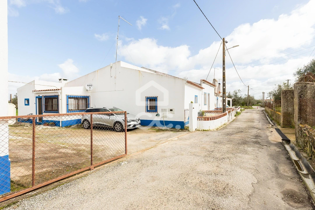 Moradia T2 para Venda em São Miguel de Machede Foto 24