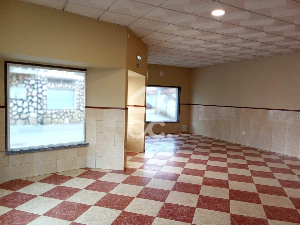 Negócio para Arrendamento em Roliça Foto 2