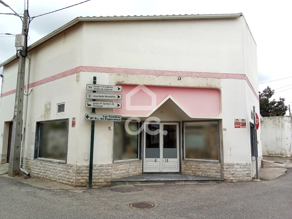 Negócio para Arrendamento em Roliça Foto 1