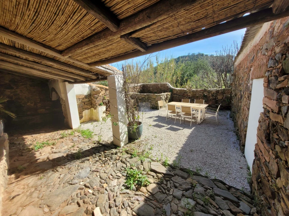 Moradia T1 para Venda em Alte Foto 3