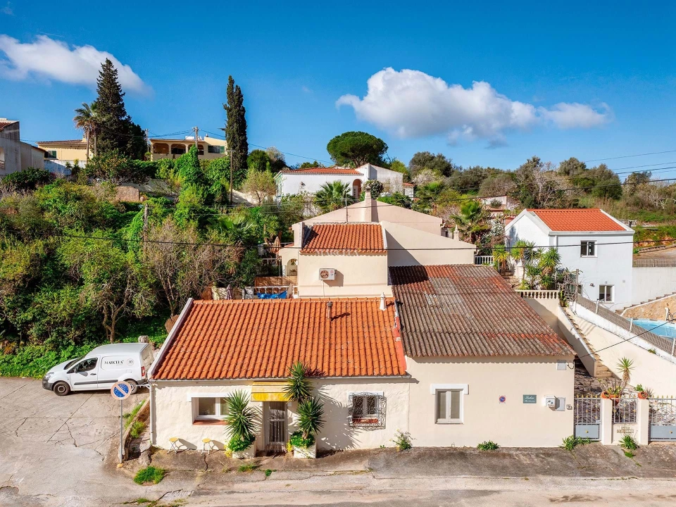 Moradia T5 para Venda em Lagos (São Sebastião e Santa Maria) Foto 1