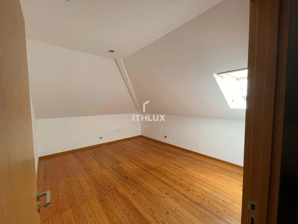 Moradia T4 para Venda em Maceira Foto 13