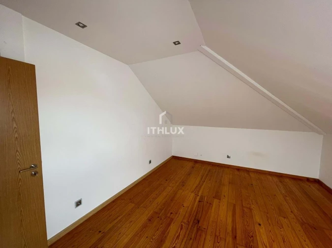 Moradia T4 para Venda em Maceira Foto 20