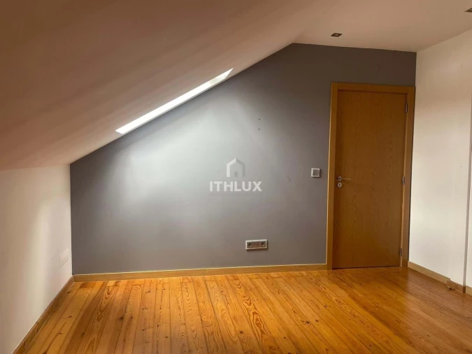 Moradia T4 para Venda em Maceira Foto 18