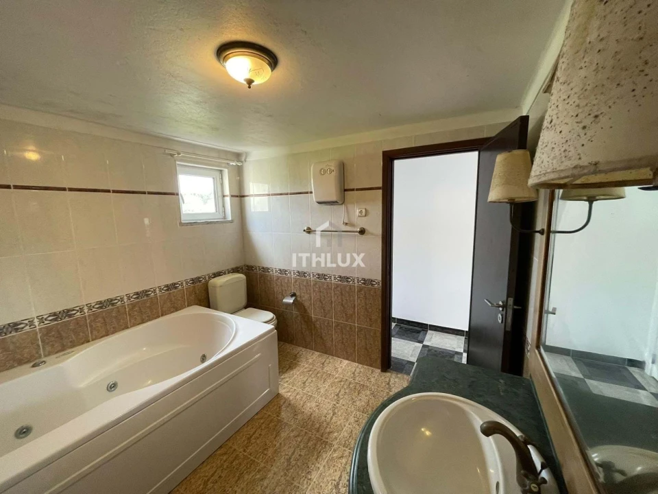 Moradia T4 para Venda em Maceira Foto 8