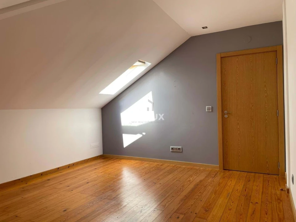 Moradia T4 para Venda em Maceira Foto 12