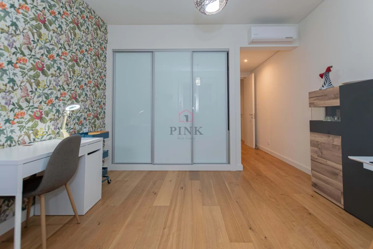 Apartamento T4 para Venda em São Martinho Foto 9