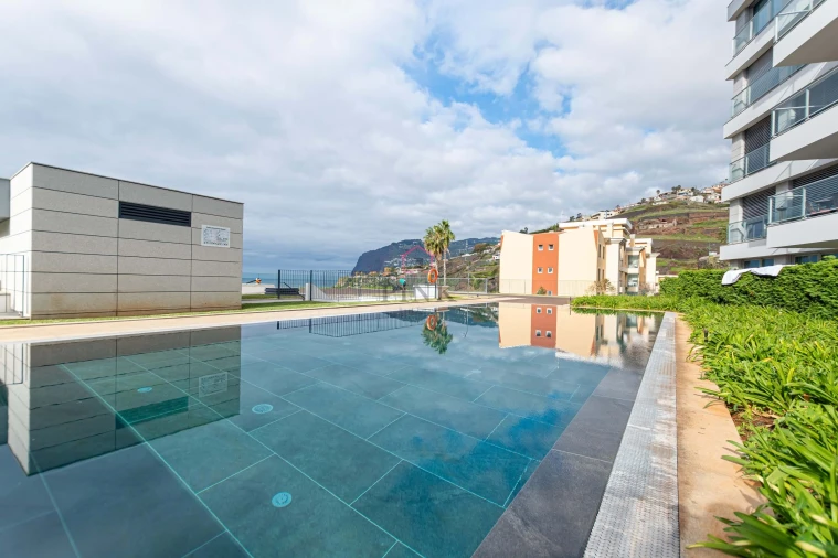 Apartamento T4 para Venda em São Martinho Foto 2