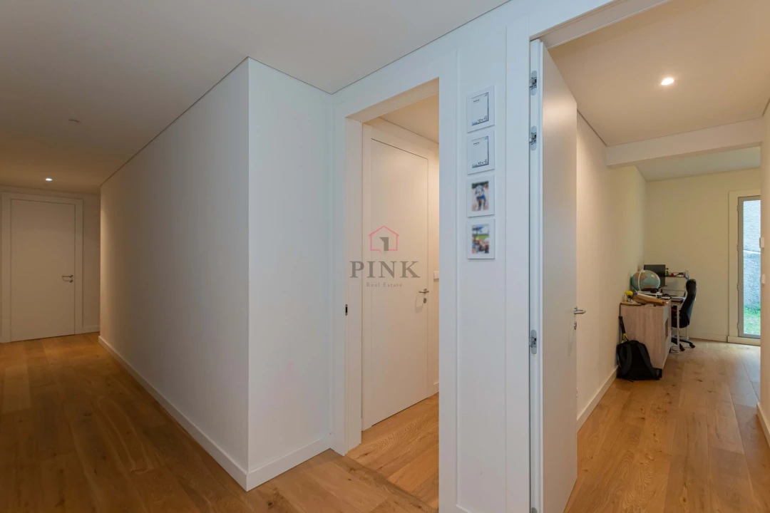 Apartamento T4 para Venda em São Martinho Foto 14