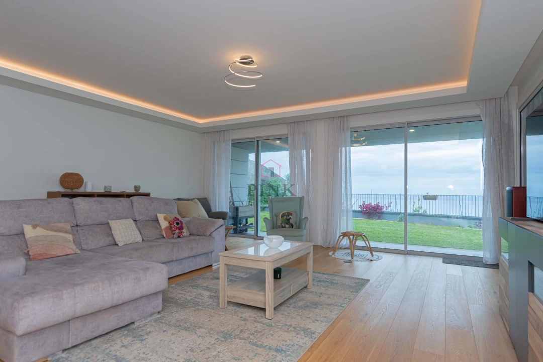 Apartamento T4 para Venda em São Martinho Foto 3