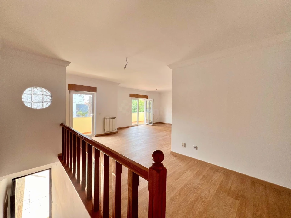 Apartamento T3 para Venda em São Domingos de Rana Foto 2