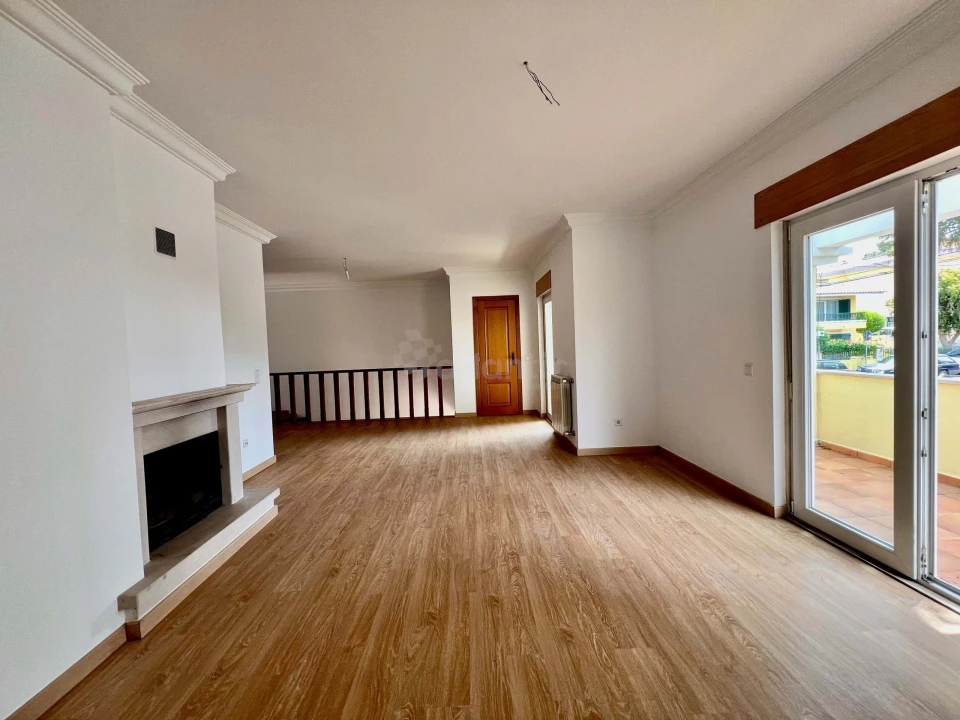 Apartamento T3 para Venda em São Domingos de Rana Foto 10