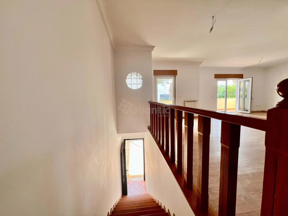 Apartamento T3 para Venda em São Domingos de Rana Foto 17