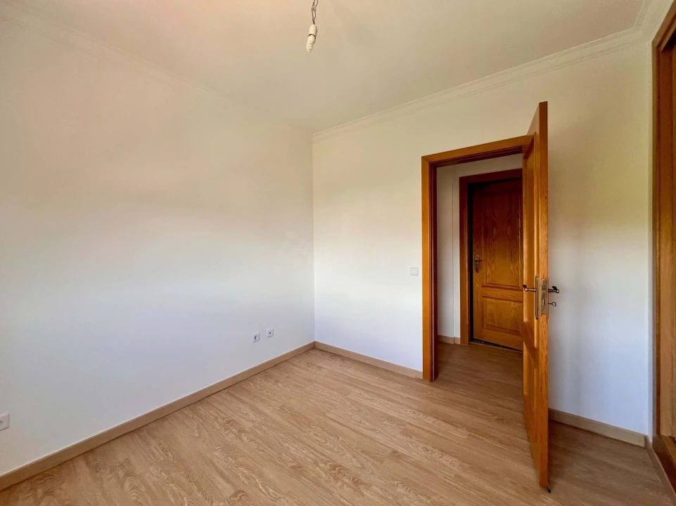 Apartamento T3 para Venda em São Domingos de Rana Foto 33