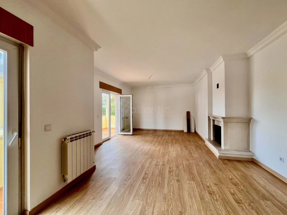 Apartamento T3 para Venda em São Domingos de Rana Foto 8