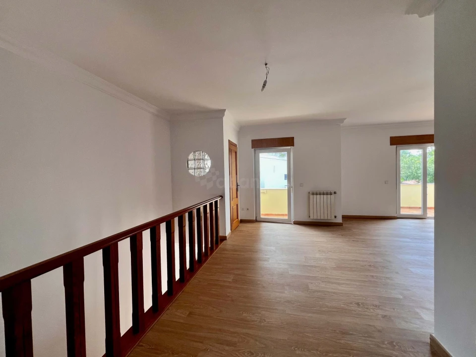 Apartamento T3 para Venda em São Domingos de Rana Foto 3