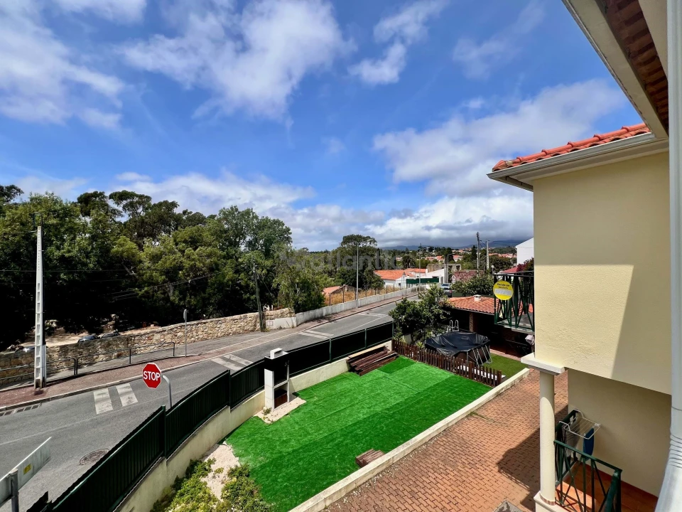 Apartamento T3 para Venda em São Domingos de Rana Foto 1