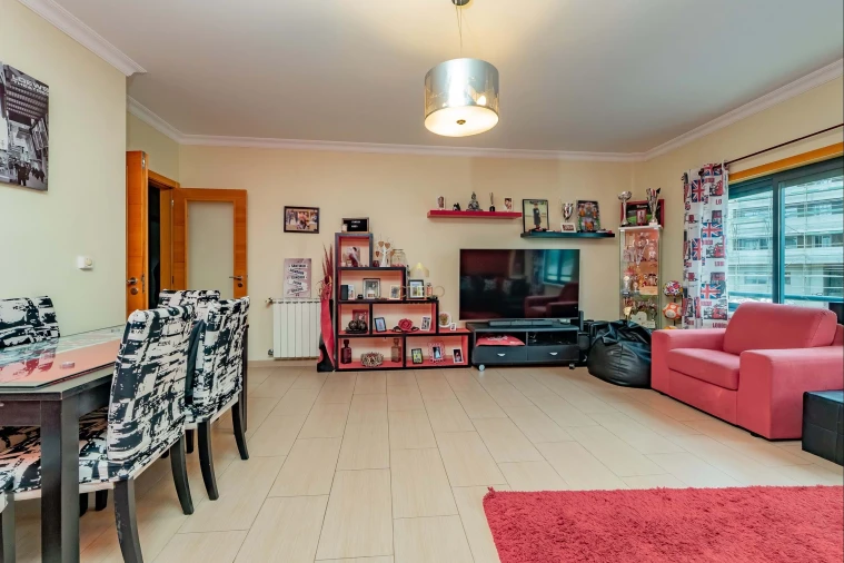 Apartamento T3 para Venda em Vialonga Foto 2