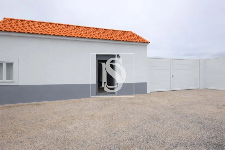 Moradia T2 para Venda em Azoia de Cima e Tremês Foto 5