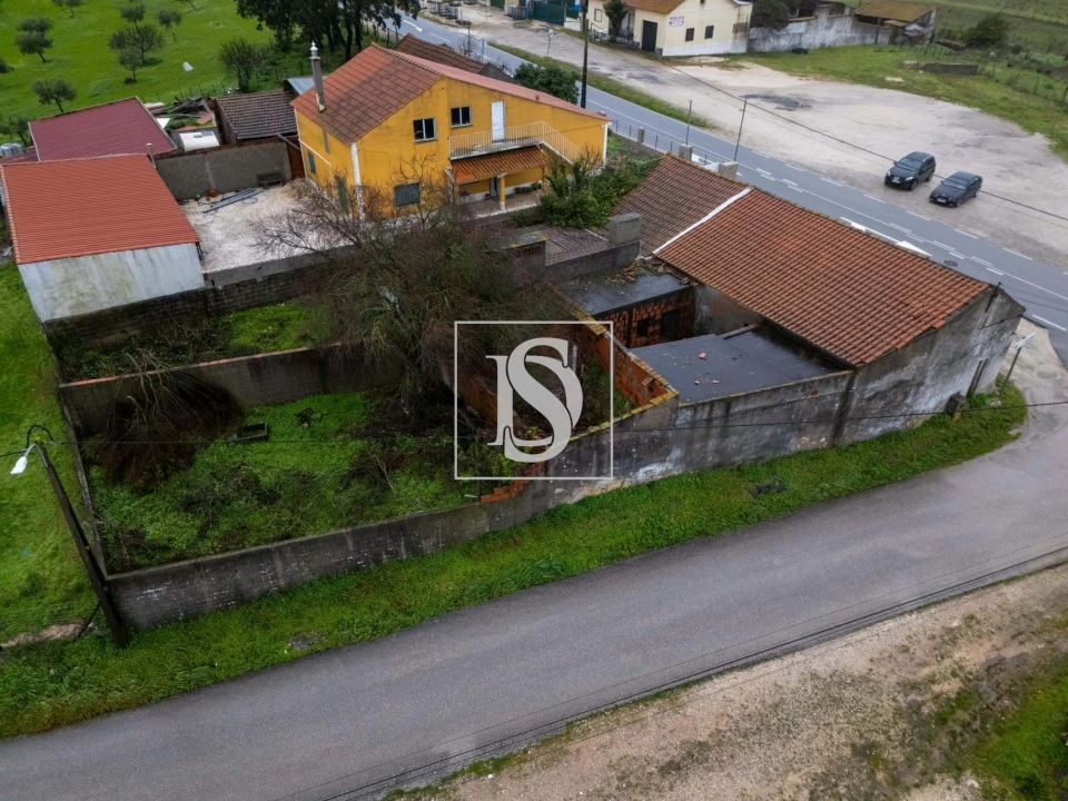 Moradia T2 para Venda em Azoia de Cima e Tremês Foto 8