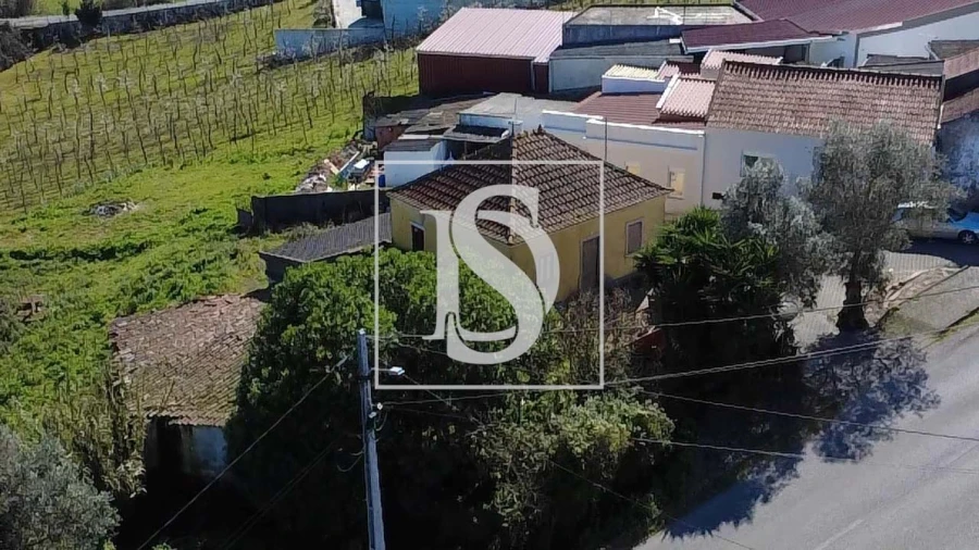 Moradia T3 para Venda em Miragaia e Marteleira Foto 9