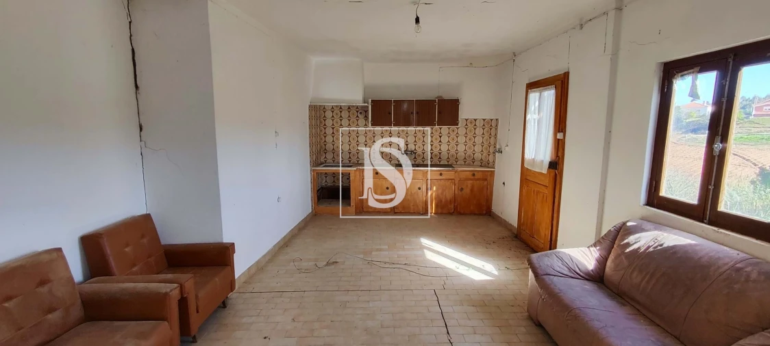 Moradia T3 para Venda em Miragaia e Marteleira Foto 2