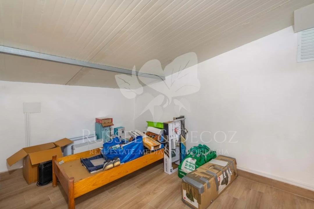 Quinta T3 para Venda em Santa Catarina da Fonte do Bispo Foto 30