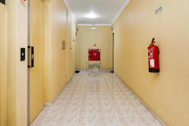 Apartamento T3 para Arrendamento em Portimão Foto 35