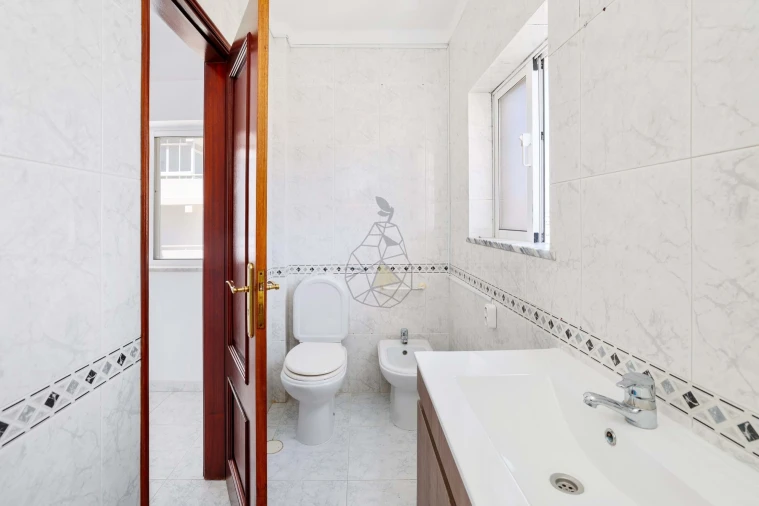 Apartamento T3 para Arrendamento em Portimão Foto 32