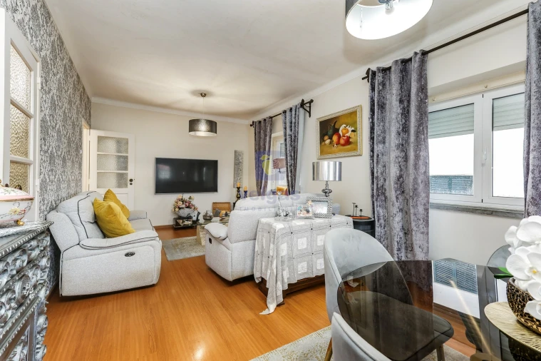 Moradia T4 para Venda em Algueirão-Mem Martins Foto 11