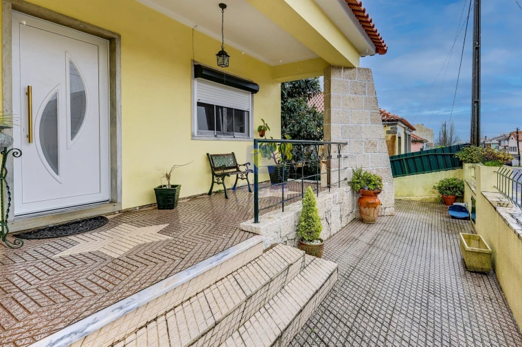 Moradia T4 para Venda em Algueirão-Mem Martins