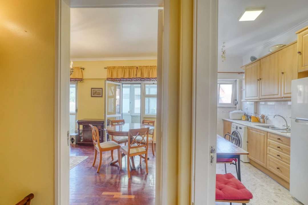 Apartamento T2 para Venda em Benfica Foto 3