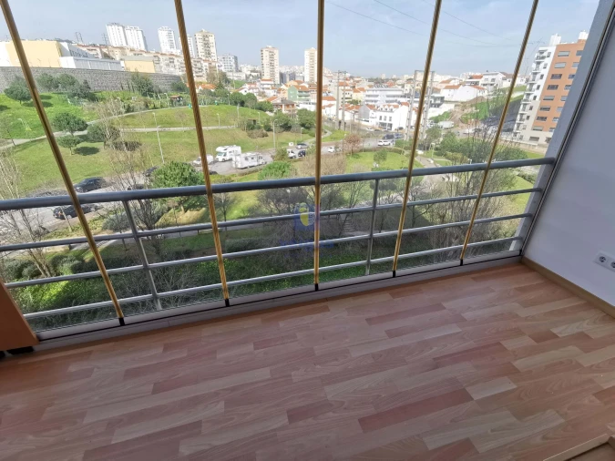 Apartamento T3 para Venda em Odivelas Foto 3