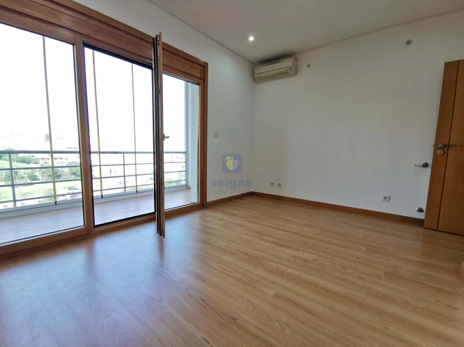 Apartamento T3 para Venda em Odivelas Foto 11