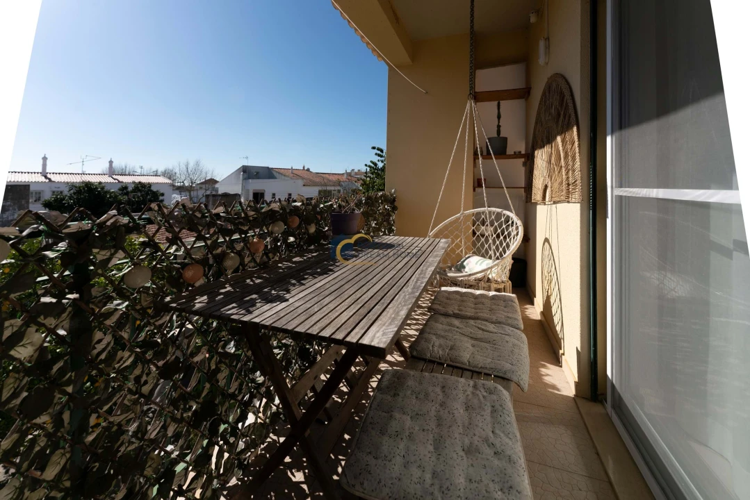 Apartamento T2 para Venda em Ferreiras Foto 9