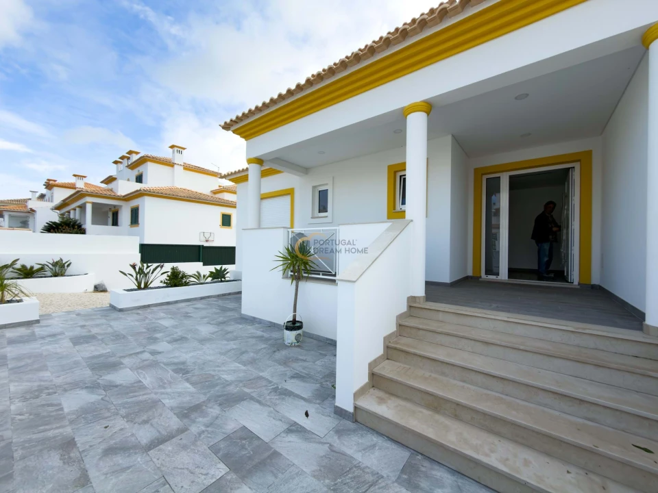 Moradia T3 para Venda em Albufeira e Olhos de Água Foto 1